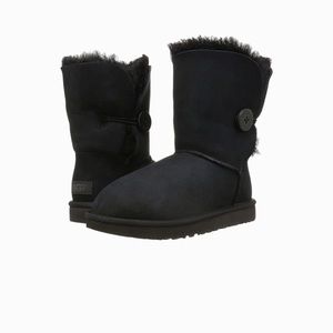 UGG Bailey Button II